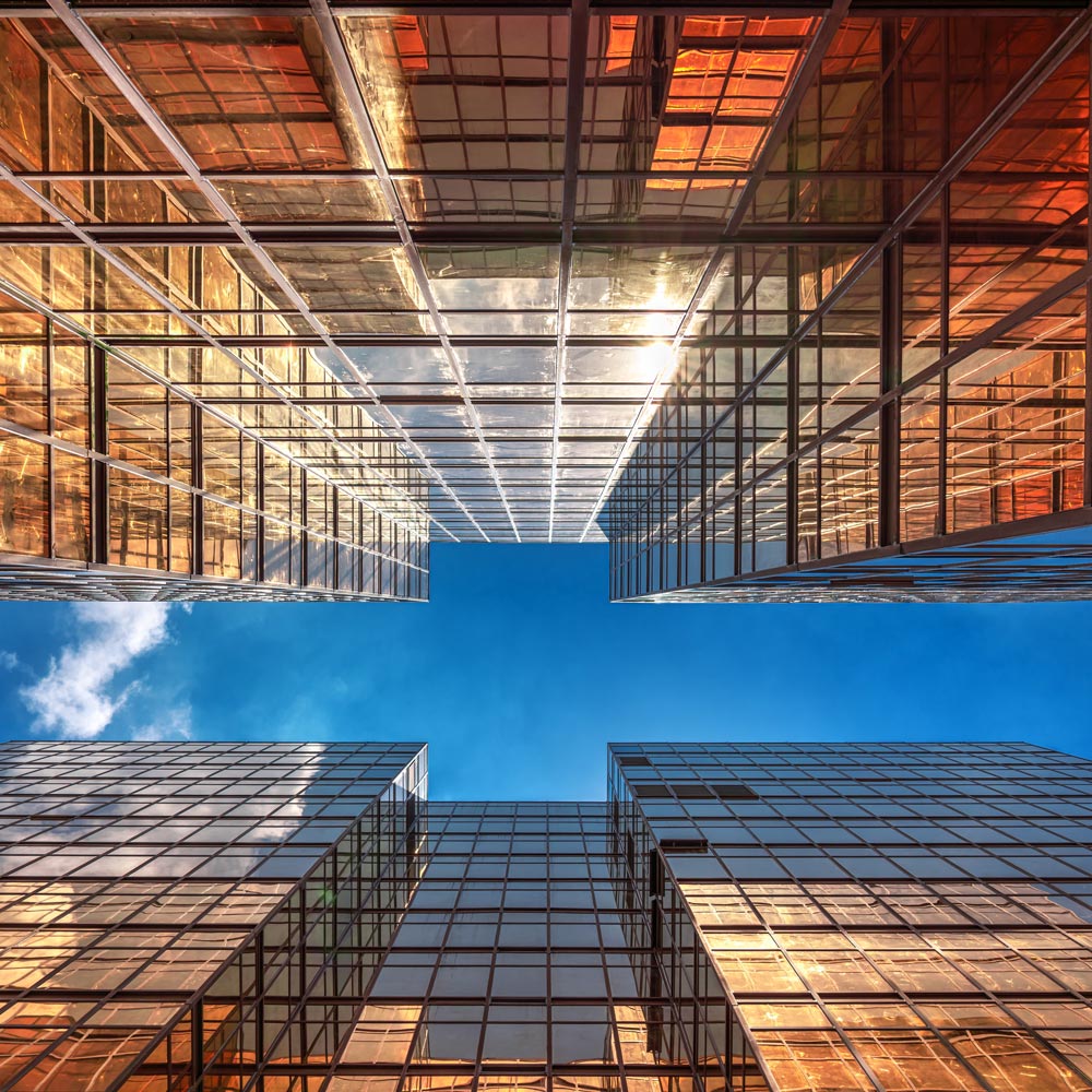 Bild tagen nedifrån skyskrapor