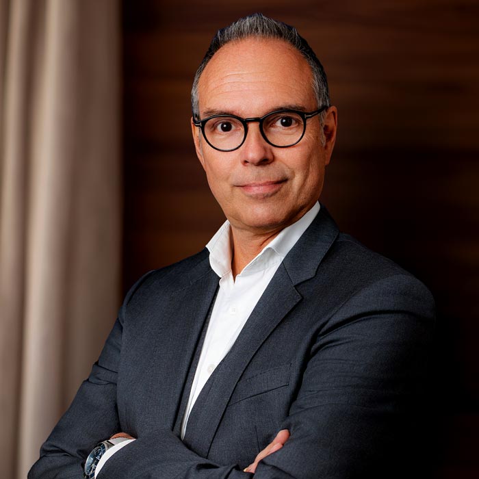 Dimitrij Titov, Advokat & Partner