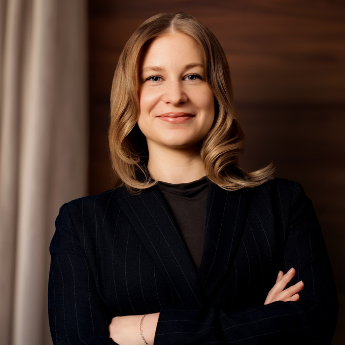 Moa Hamrén, Biträdande jurist